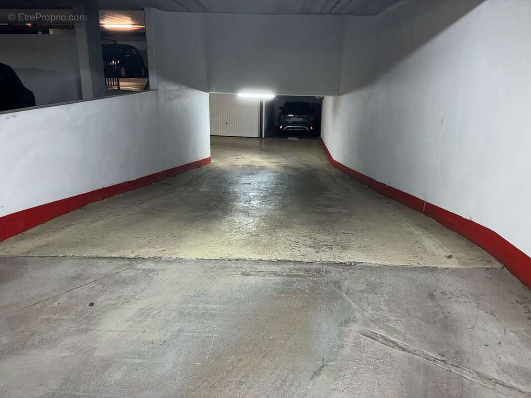 Parking à LEVALLOIS-PERRET