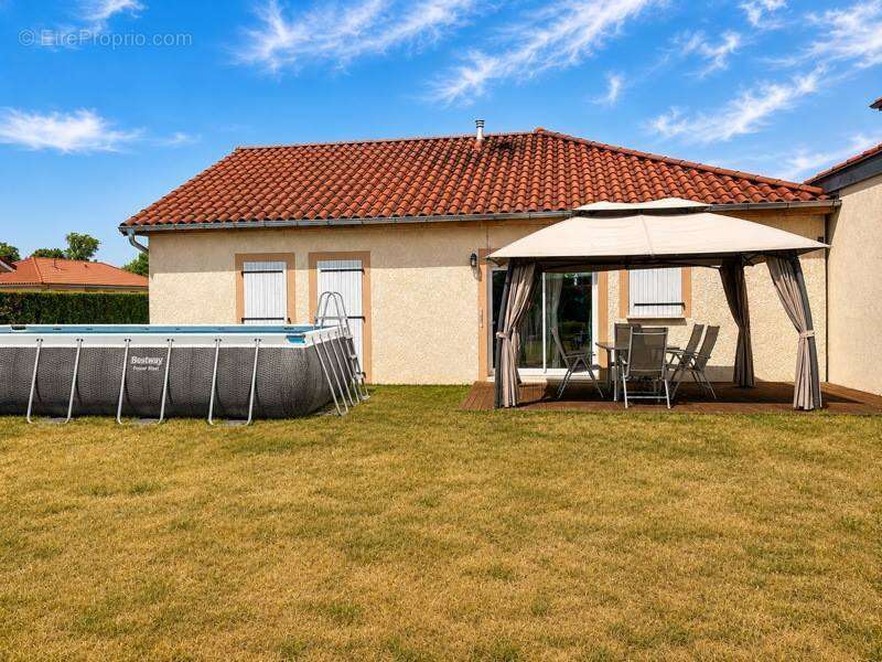 Maison de 6 pièces principales - photo 2