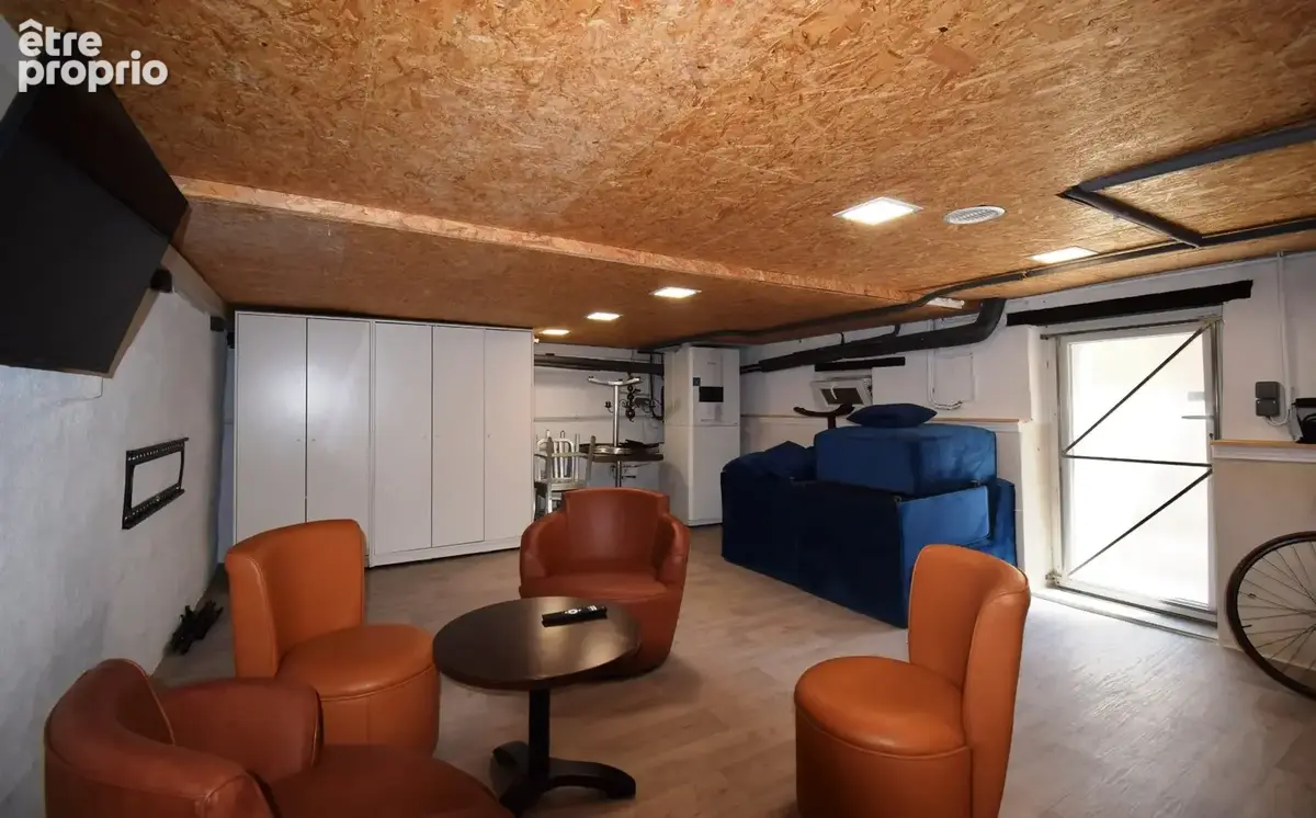 À VENDRE - Maison de ville rénovée quartier des Graves à Vichy - photo 9