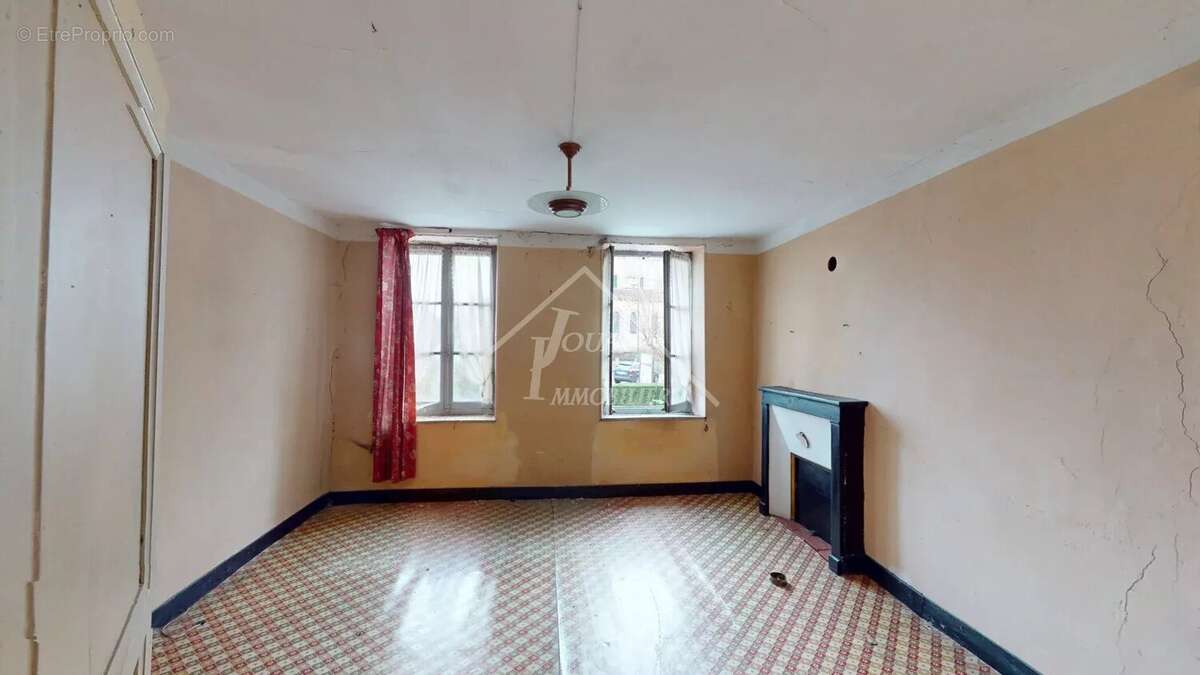 Maison à SAINT-MENOUX