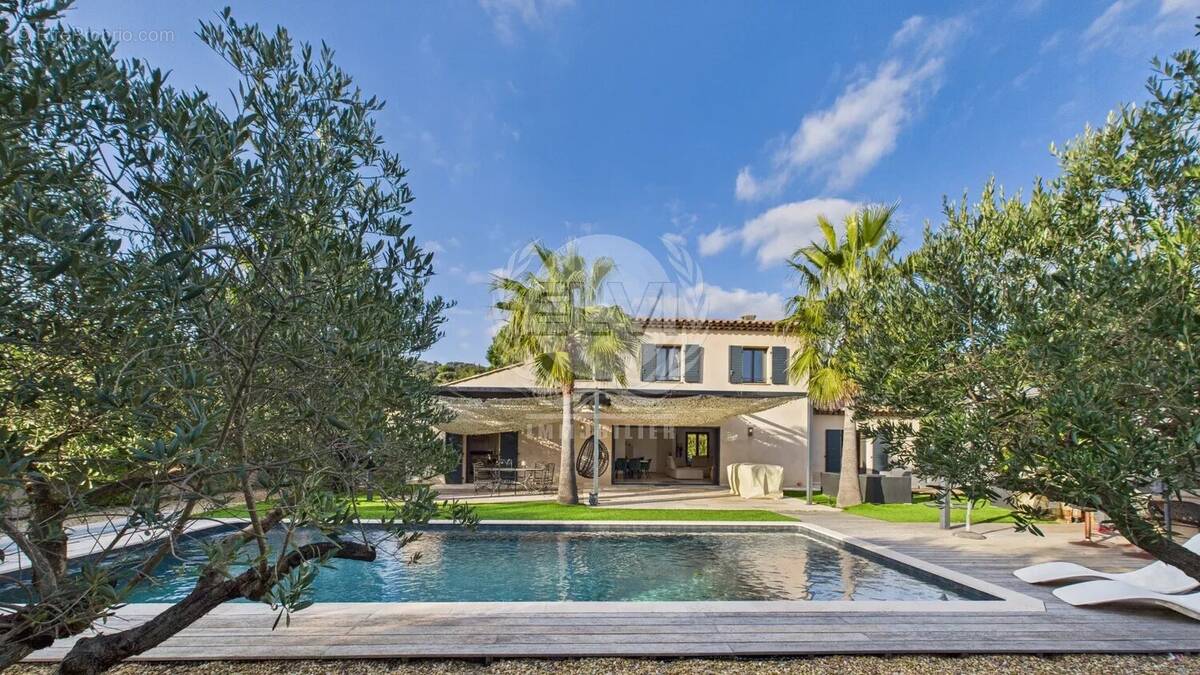 Maison à PLAN-DE-LA-TOUR