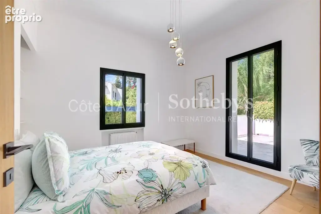 Cannes Californie villa contemporaine rénovée avec piscine chauffée et jardin paysager - photo 11