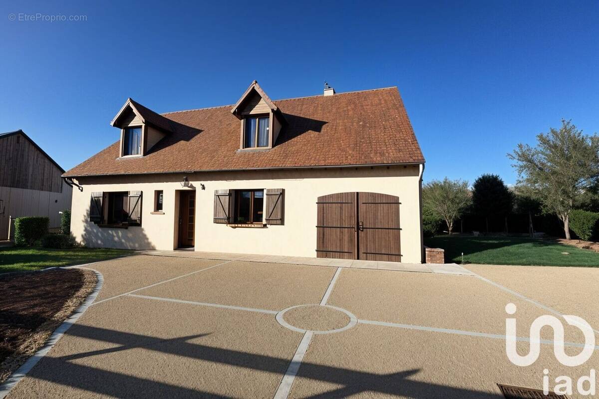 Photo 1 - Maison à SAINT-SULPICE-DE-POMMERAY