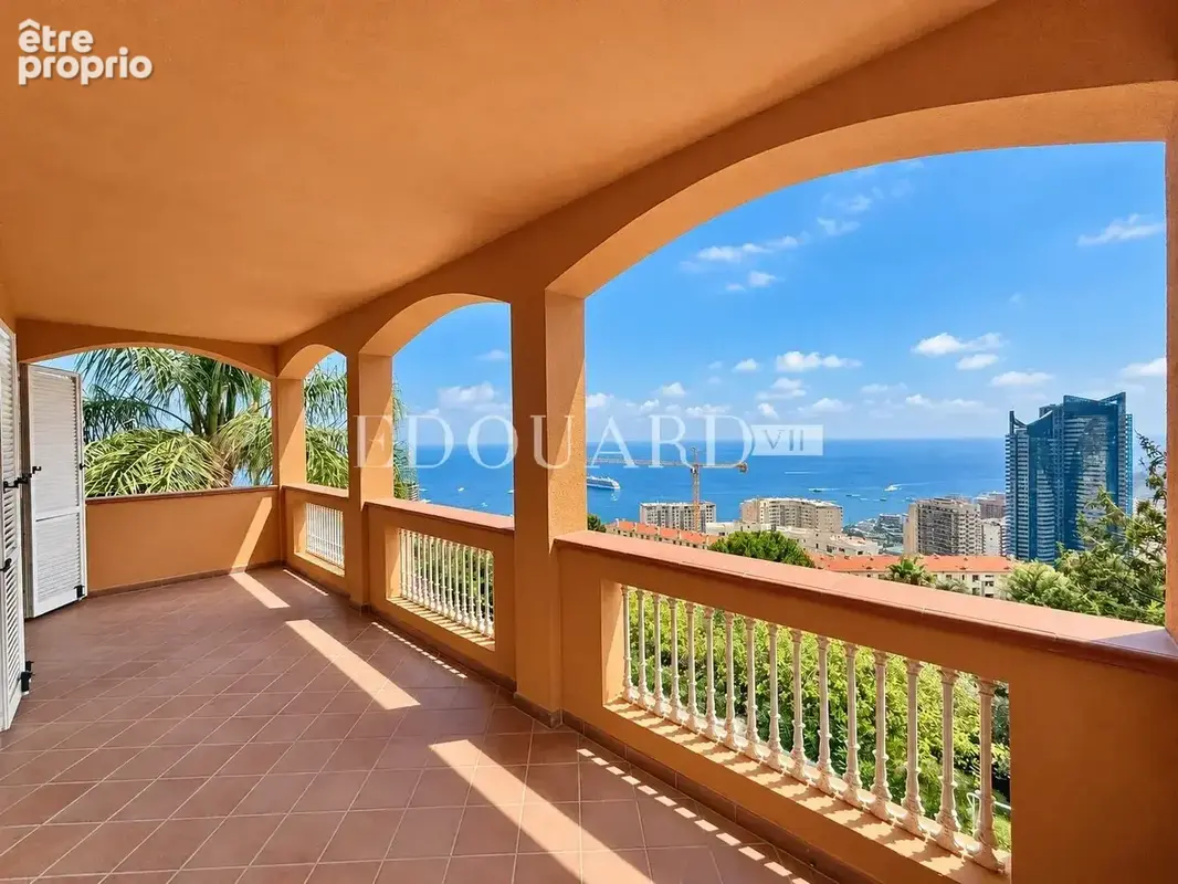 Dans un domaine privé et sécurisé, à vendre villa de prestige avec vue panoramique sur la Principauté de Monaco - photo 10
