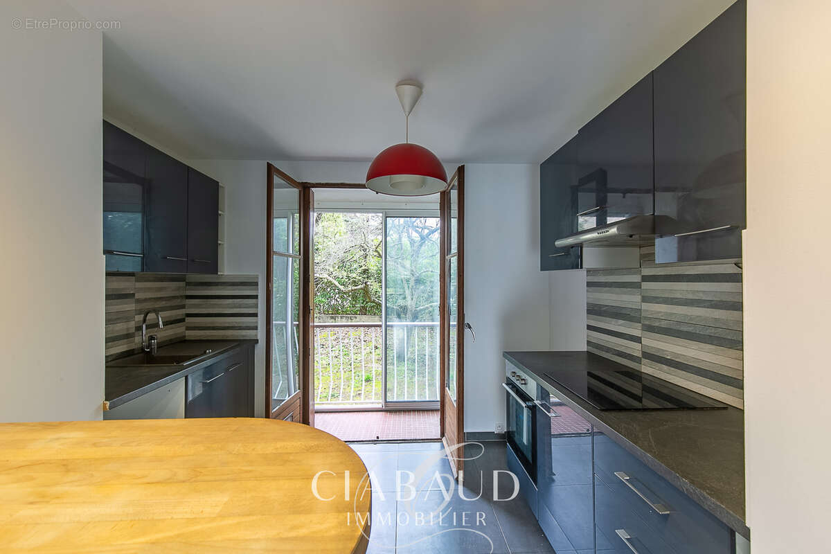 Appartement T2 52,45m2 traversant avec loggia et cave - photo 2