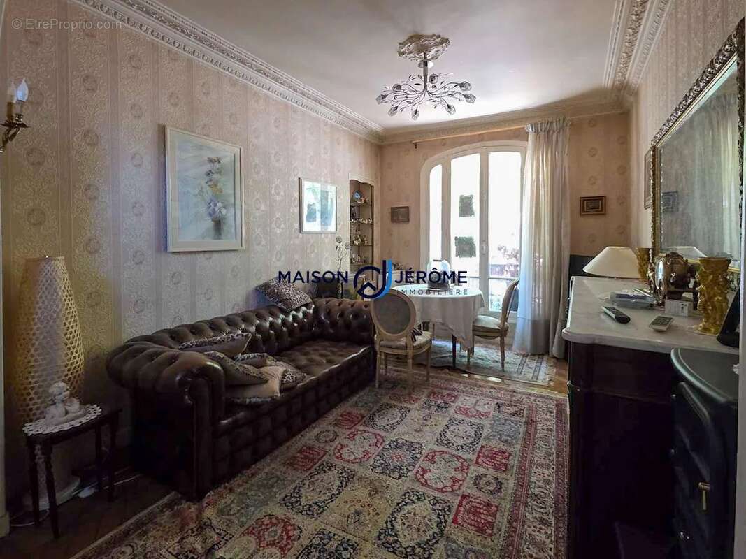 Paris 11ᵉ – avenue philippe-auguste – appartement 3 pièces de 62,06 m² à rénover – ascenseur et cave - photo 2