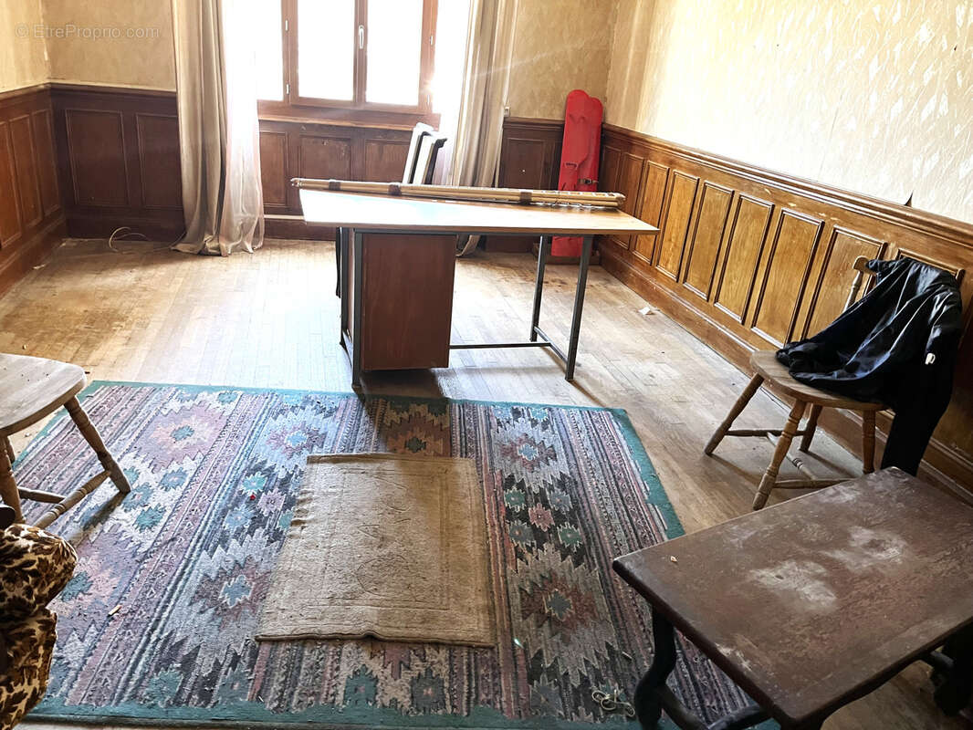 Appartement à EGLISENEUVE-D'ENTRAIGUES