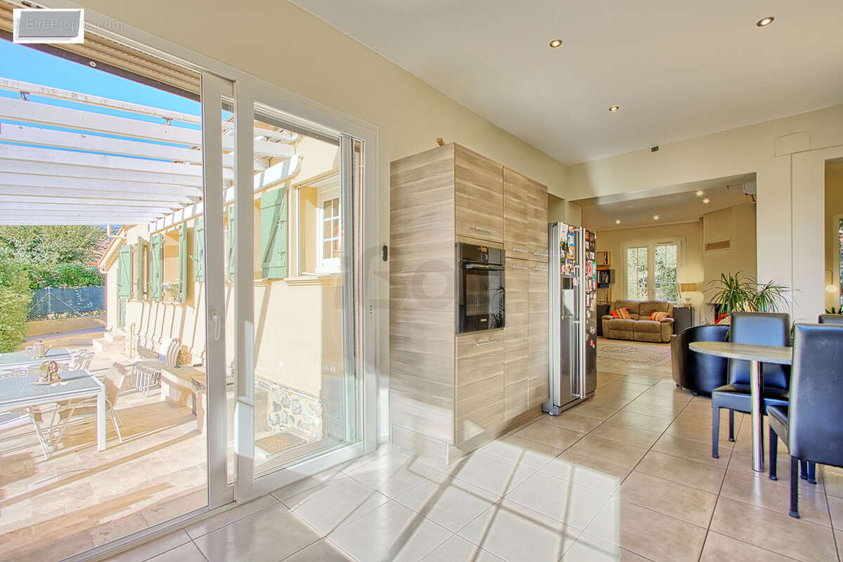 Maison à LA VALETTE-DU-VAR