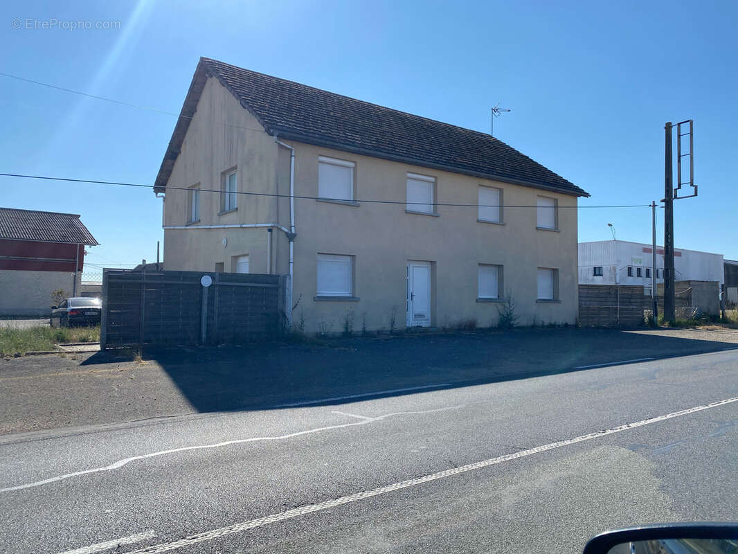 Maison à ESCLES-SAINT-PIERRE
