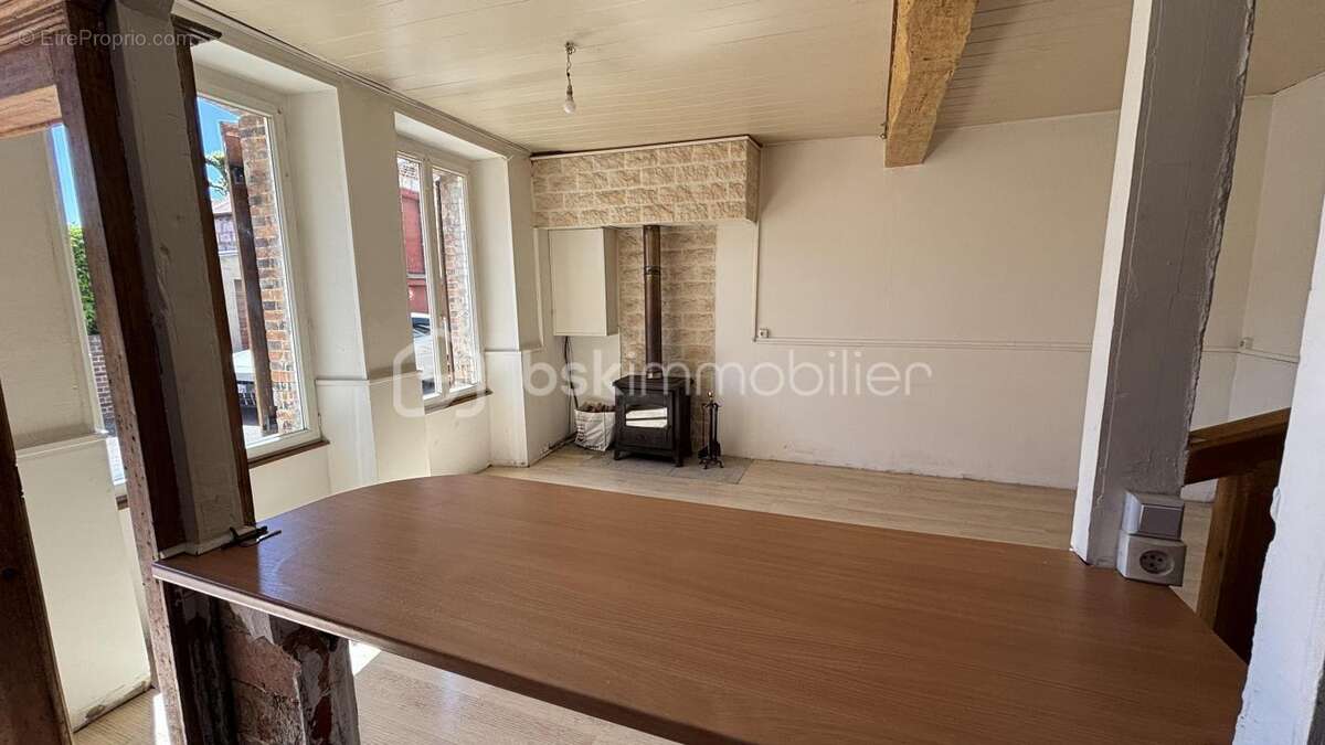 Maison à VILLENEUVE-L&#039;ARCHEVEQUE