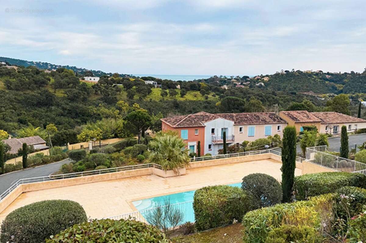 Maison à ROQUEBRUNE-SUR-ARGENS
