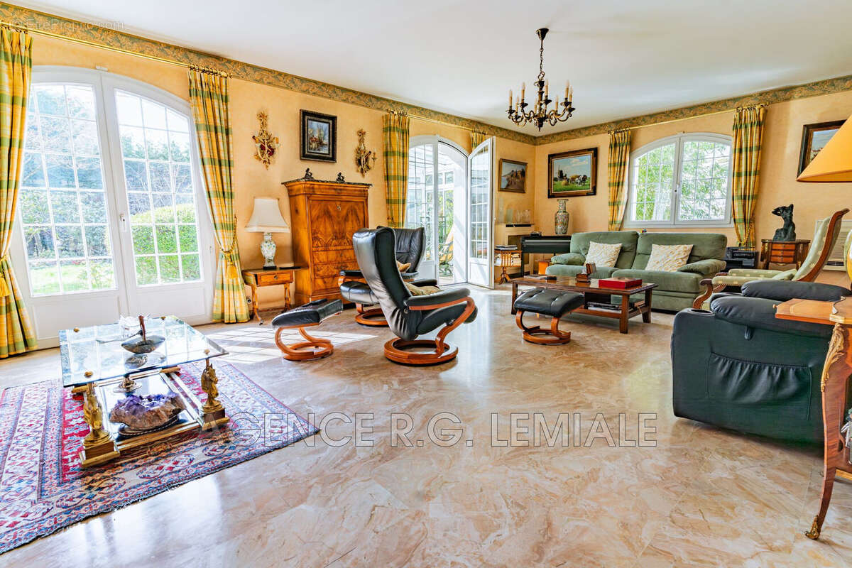 Maison à MAISONS-LAFFITTE