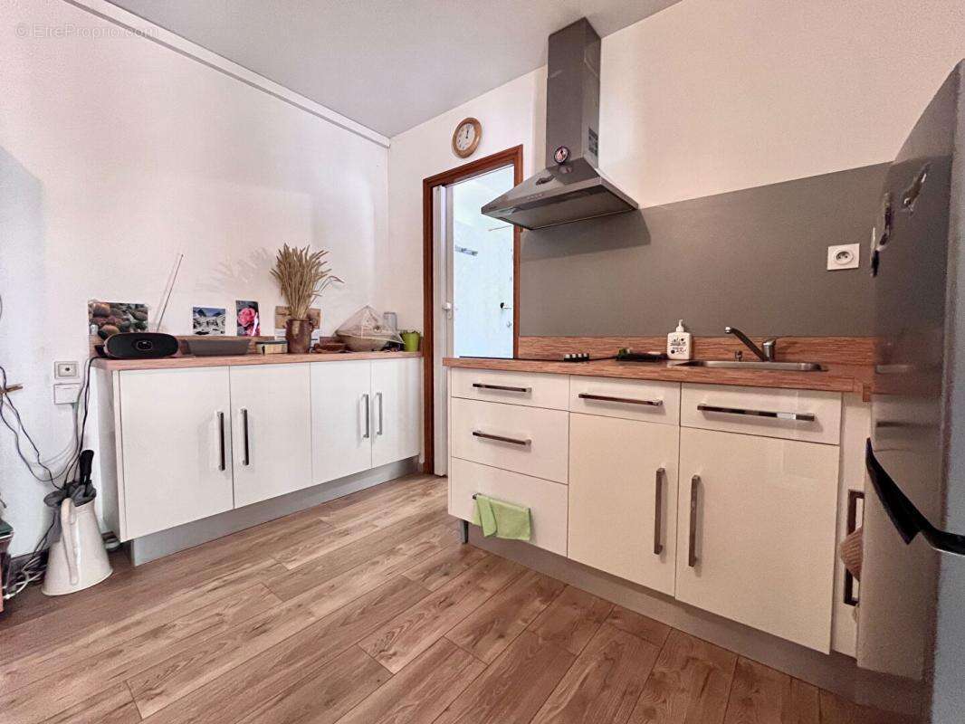 Magnifique appartement de type T2 en rez-de-chaussée avec jardin de 170 m² sans vis-à-vis et véranda de 20 m² - photo 9