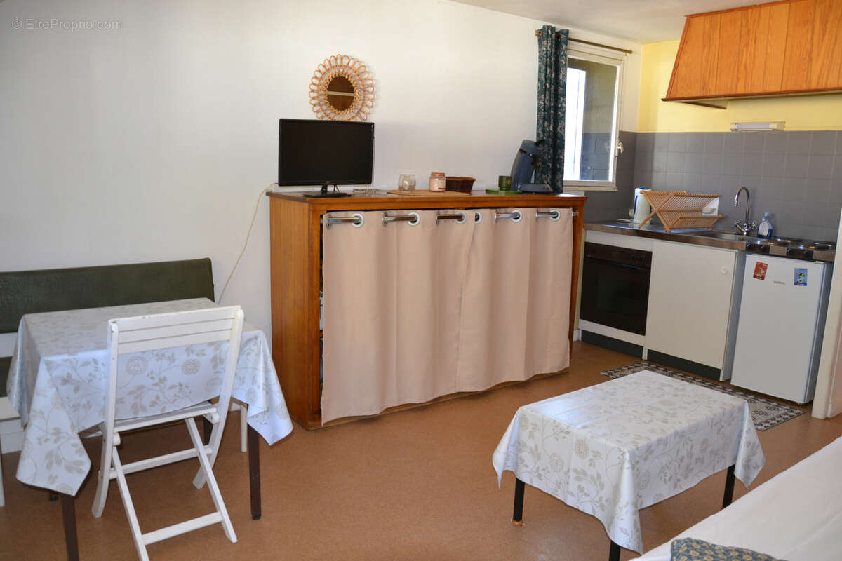 T2 de 29 m2 avec vues dégagées, parking et cave privative - photo 2