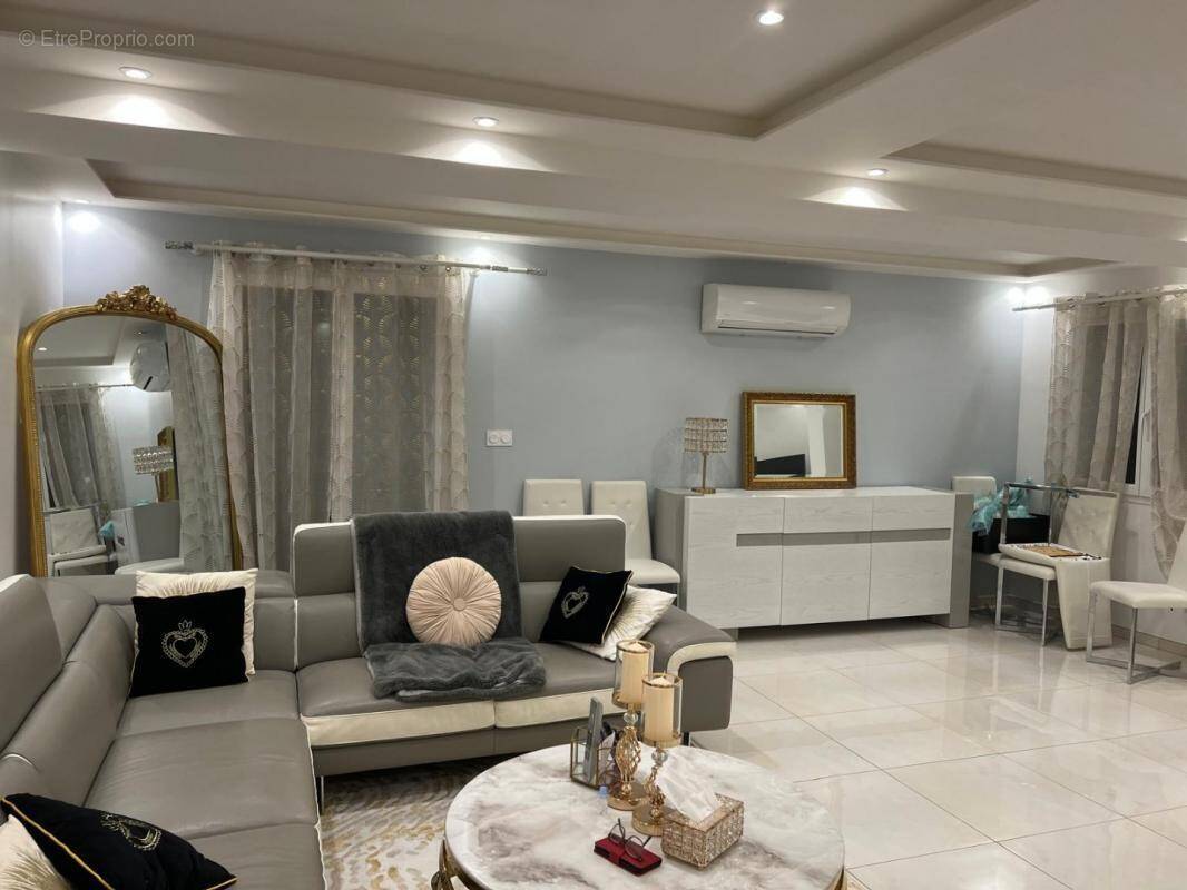 Maison à VETRAZ-MONTHOUX