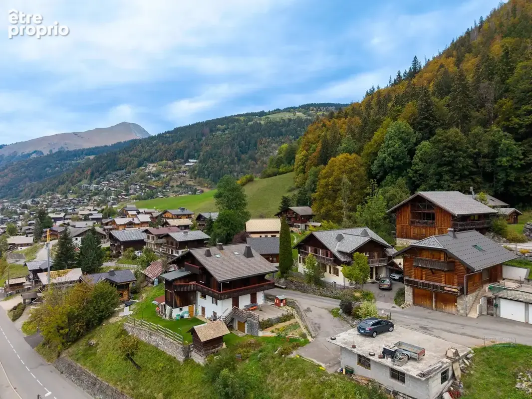 MORZINE – Chalet traditionnel de 7 chambres comprenant deux appartements indépendants - photo 21