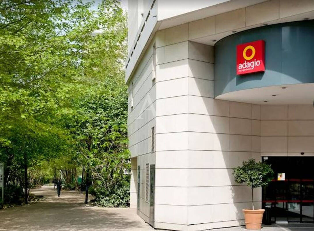 Appartement à COURBEVOIE