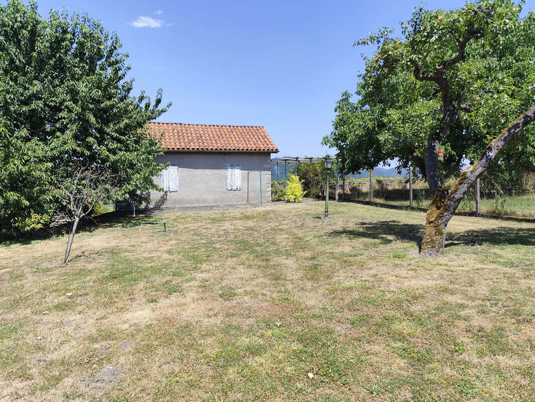 Maison 184,6 m2 avec appartement T2 et piscine centre de ST BERTRAND DE COMMINGES - photo 30