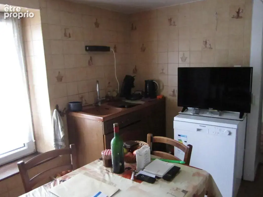 Immeuble de 430 m2 habitables composé de 4 appartements à Vesoul 70000  au prix de 197 900 Euros - photo 7