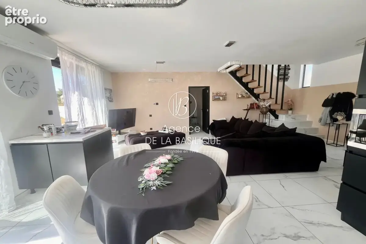 Maison 5 pièces 130 m² à vendre à Brue-Auriac (83119) - photo 3
