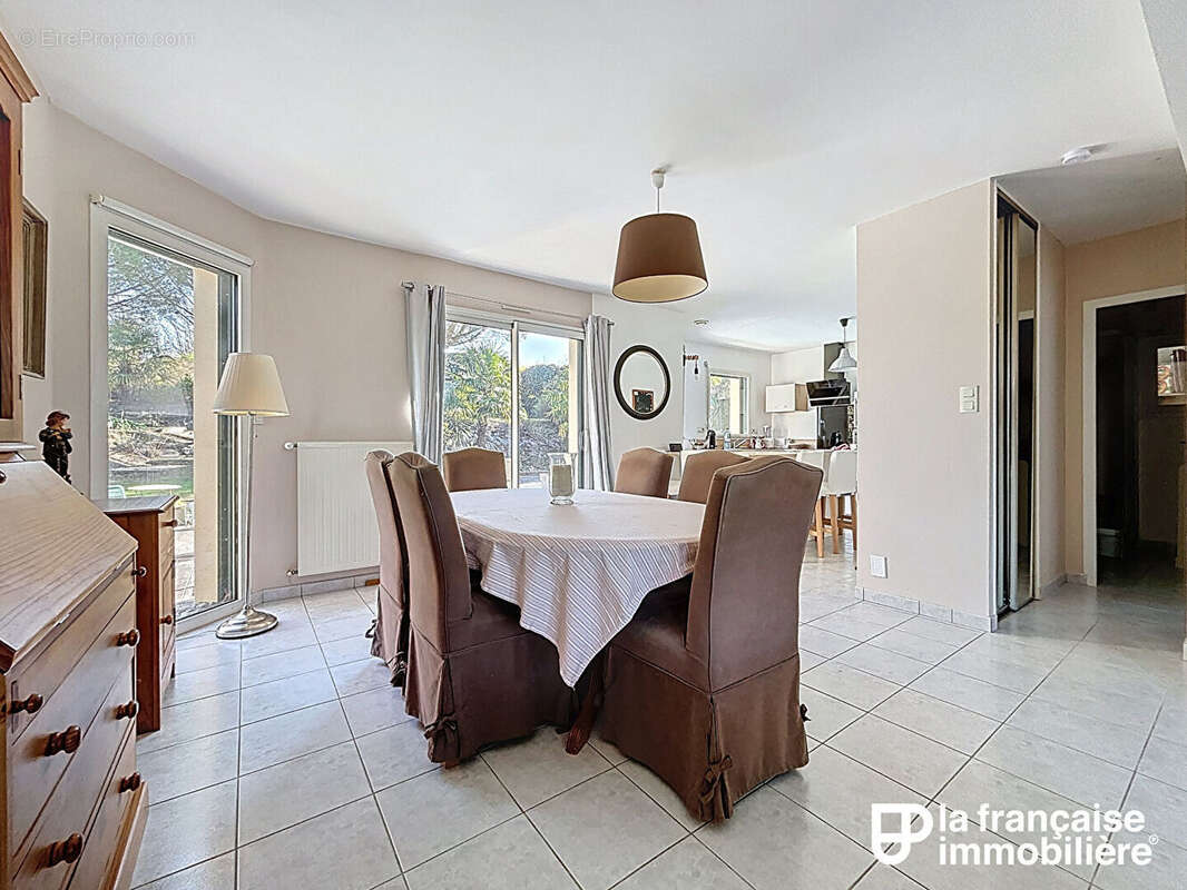 A VENDRE - Domaine Cicé Blossac - propriété 7 pièces - photo 7