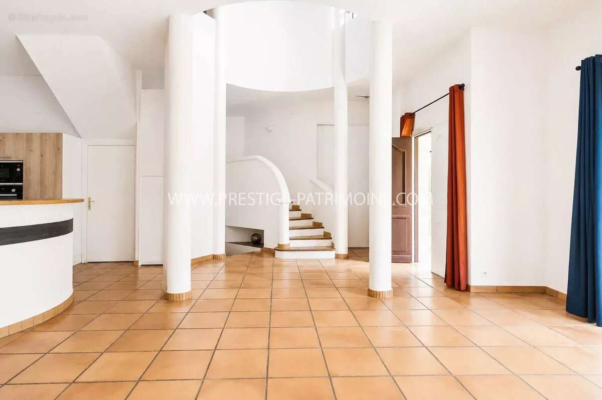 Villa d'architecte – secteur residentiel - photo 6