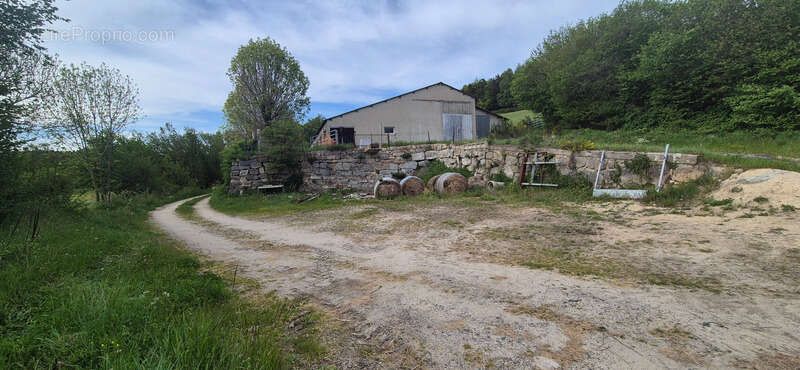 Bâtiment agricole vendre 3 pièces LE MALZIEU FORAIN (48) - photo 2