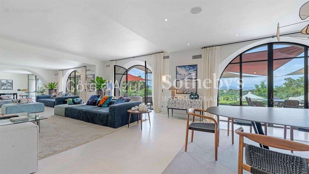 Villa contemporaine de luxe avec vue mer, 7 chambres, piscine et spa à vendre à Ramatuelle - photo 8