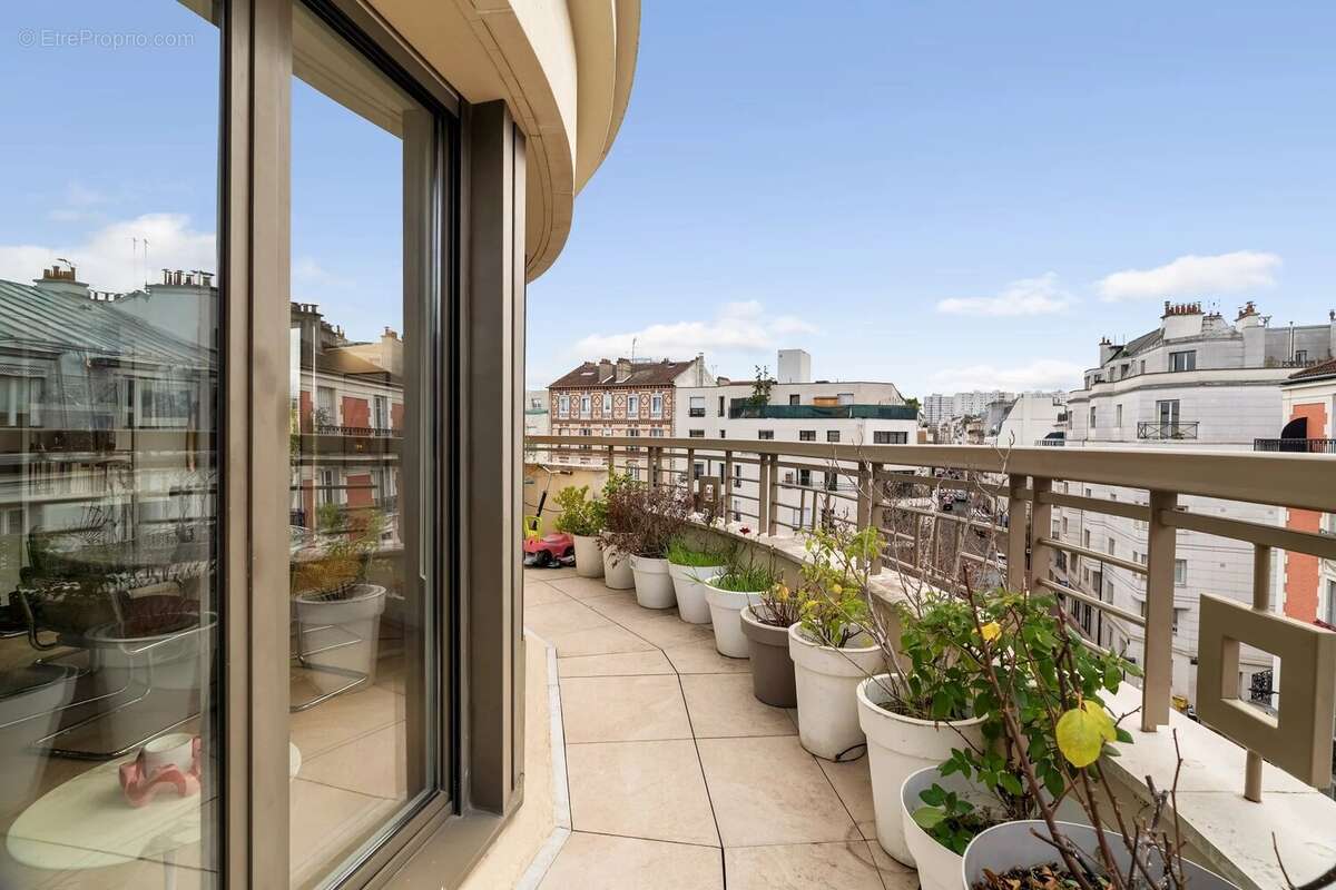 Appartement à LEVALLOIS-PERRET