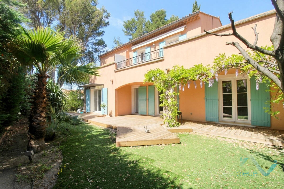 Appartement à COGOLIN