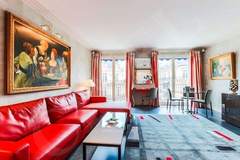 Appartement à PARIS-8E