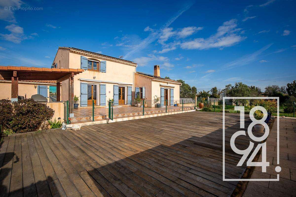 Maison à SAINT-MARTIN-DE-CRAU