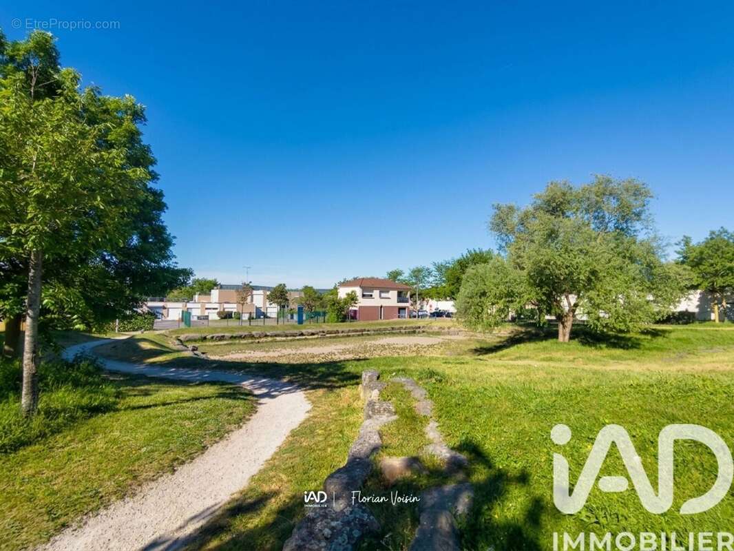Photo 2 - Appartement à CHANTELOUP-LES-VIGNES