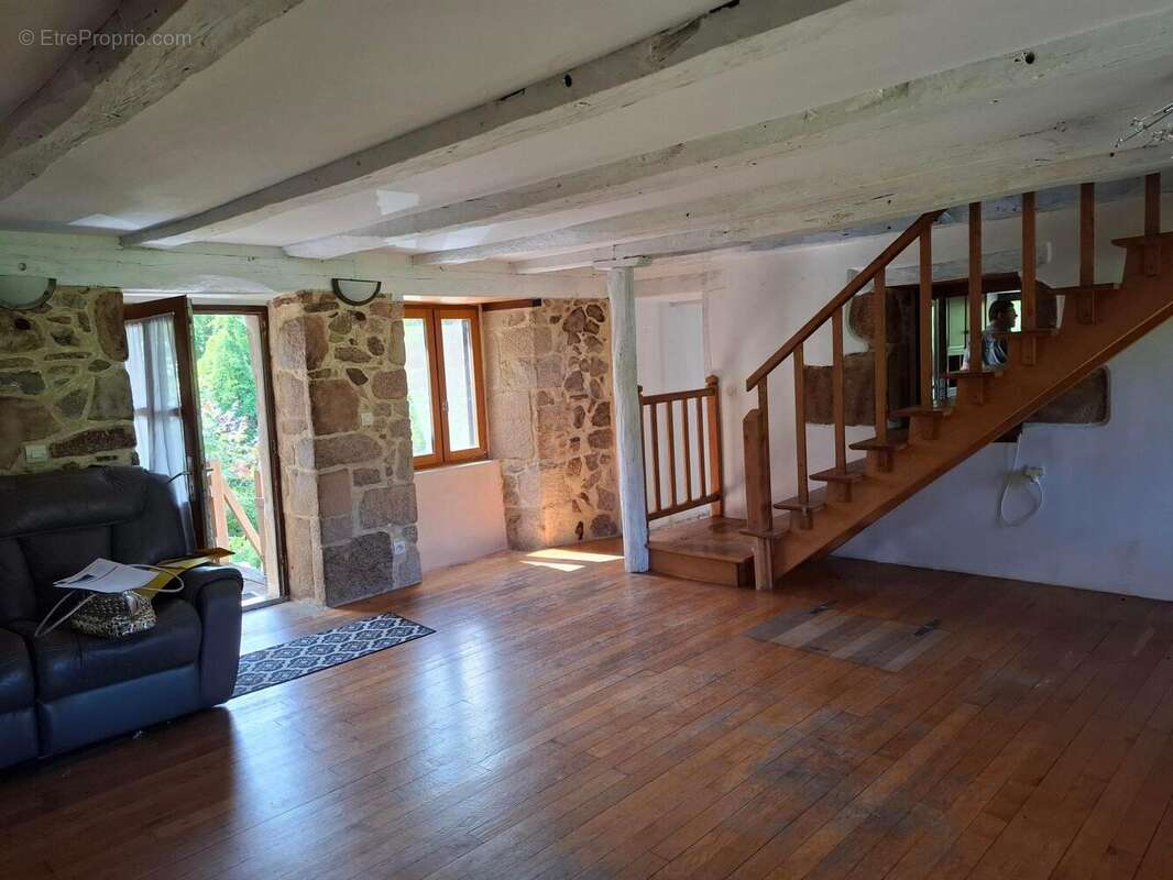 Maison 187 m² à Lauresses  - photo 7