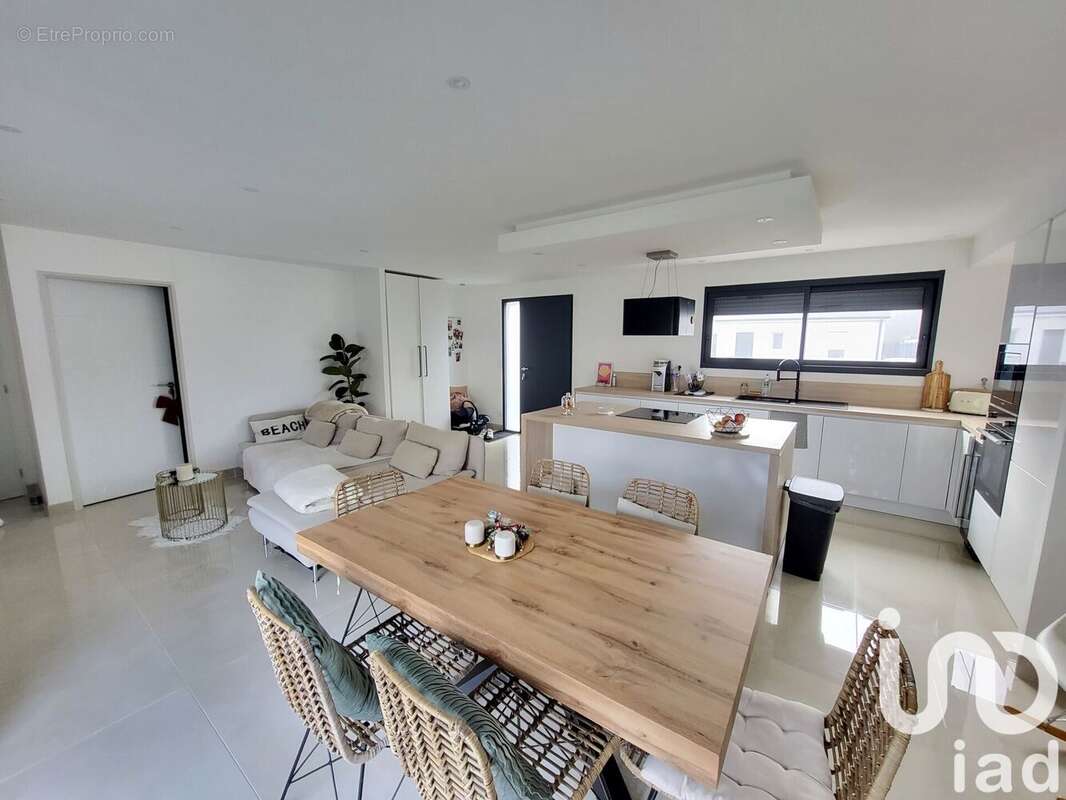 Photo 2 - Maison à VEIGNE