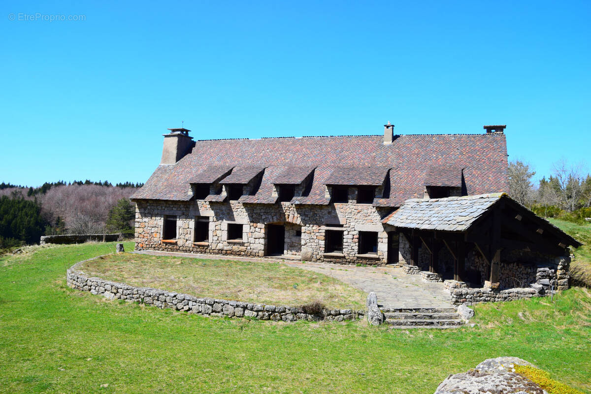 Maison à COUCOURON