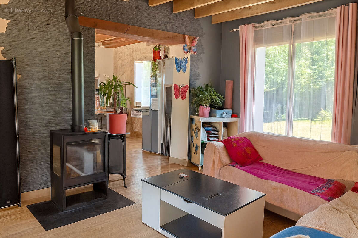 Maison à L'ABERGEMENT-SAINTE-COLOMBE