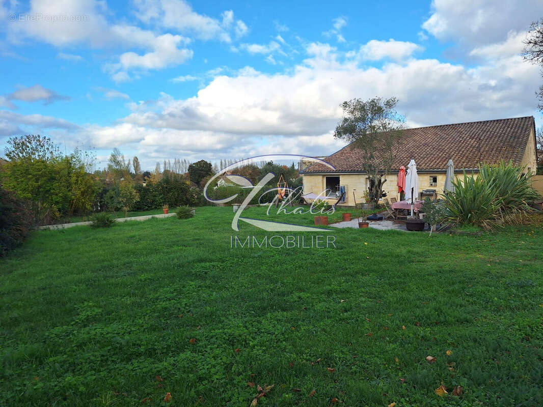 Maison à VILLEGOUGE