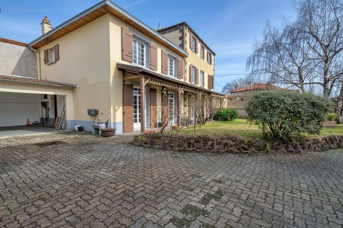 Maison 212 m² à Cournon-D'auvergne  - photo 9