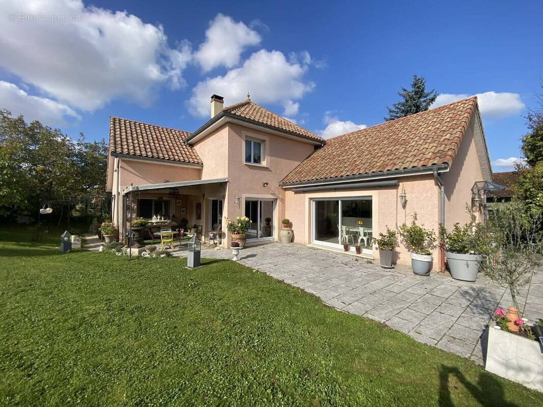 Maison à FENAY