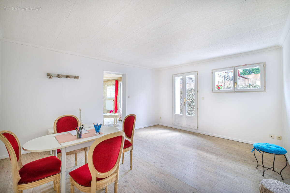 Maison à CHAMPAGNE-AU-MONT-D'OR