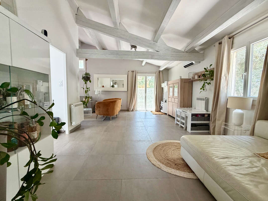 LATTES - Maison familiale avec piscine et jardin - Secteur prisé - photo 3