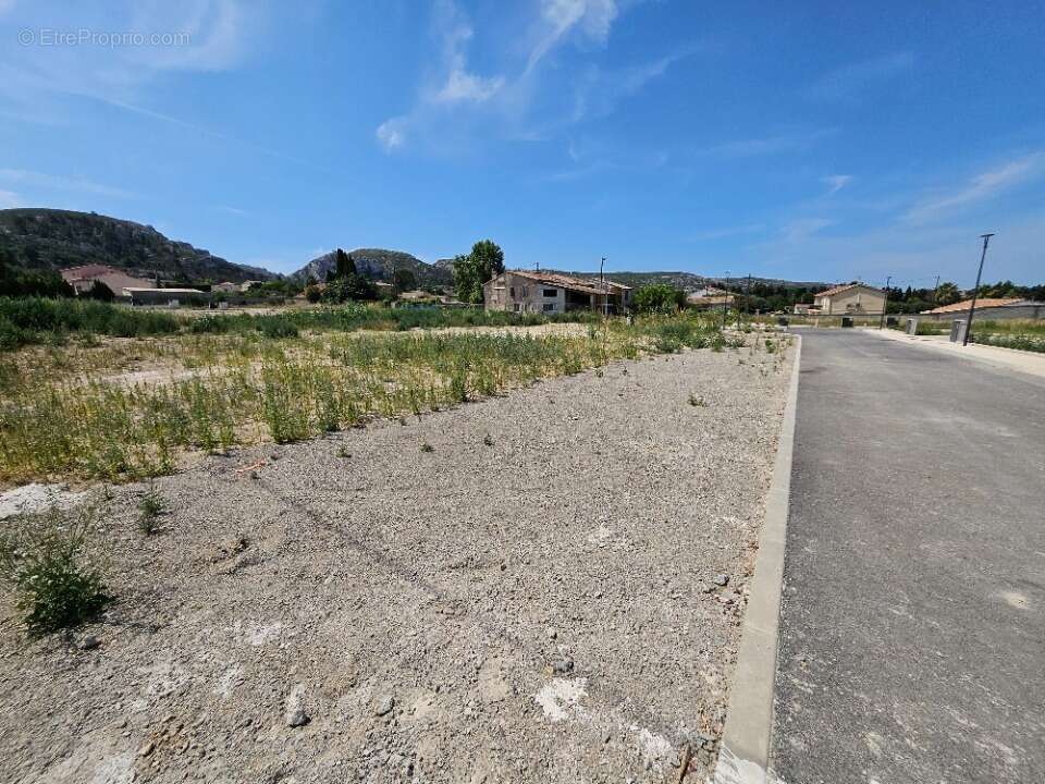 Terrain 640 m² à Les Pennes-Mirabeau  - photo 4