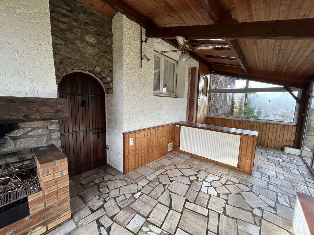 Maison à MONCOUTANT