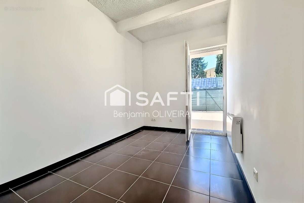 Photo 2 - Maison à GREASQUE