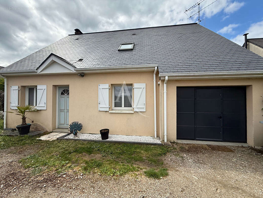 Maison à VILLEVEQUE