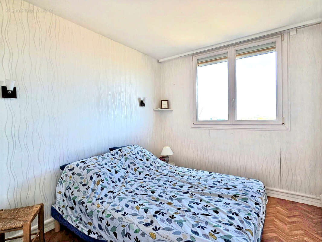 A vendre - appartement lumineux de 84.93m2 - proche gare de troyes - dernier etage - photo 7