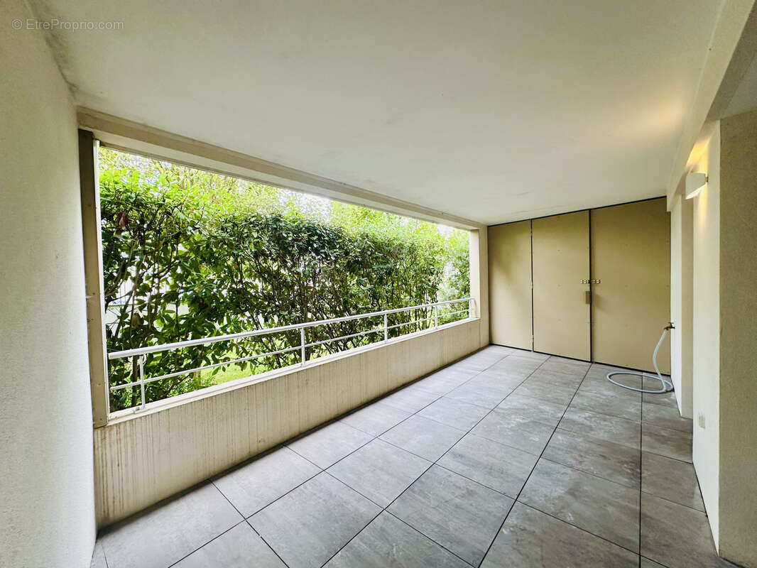 Appartement à LATTES