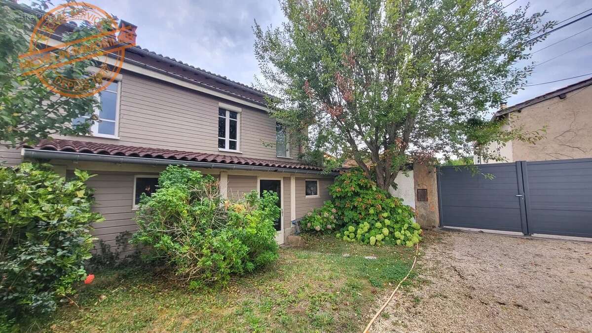 Maison à FLEURIEUX-SUR-L&#039;ARBRESLE