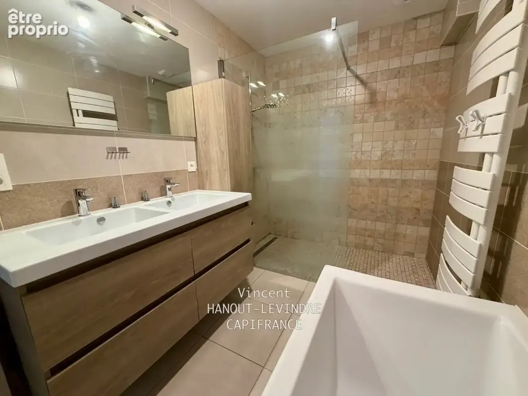 Maison à vendre 6 pièces SAINT BARTHELEMY D'ANJOU (49) - photo 3